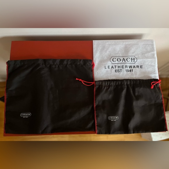 Coach Dust Bags Bundle of three. 2 Dk Brown/Red Trim 1 white. Price for All 3.🥳💰 - Picture 4 of 12